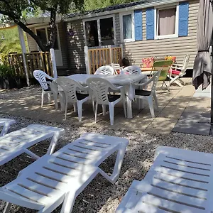 https://mobil-home.fr-provencehotel.com